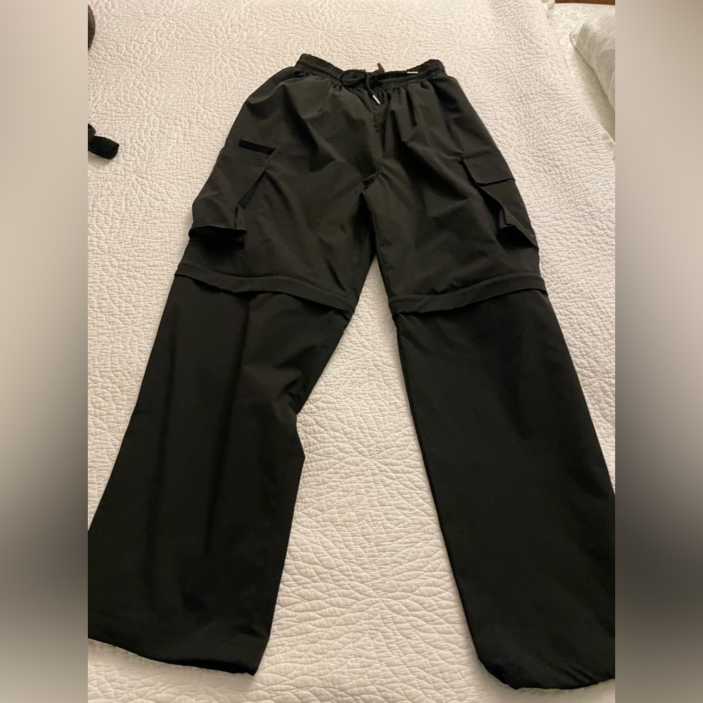 Womens - Oak + Fort  - Convertible 2 in 1 Cargo Shorts/ Pants - Black- Size M